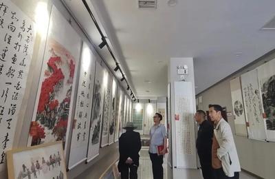 翰墨頌華章，丹青繪新篇——鳳縣慶祝新中國(guó)成立75周年優(yōu)秀美術(shù)書法作品展盛大啟幕